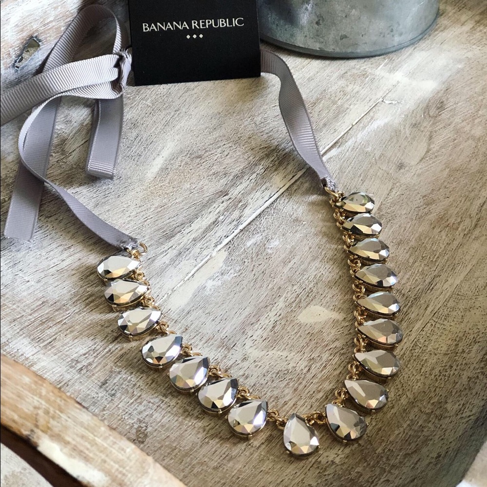 NWT Banana Republic Factory Ribbon Necklace